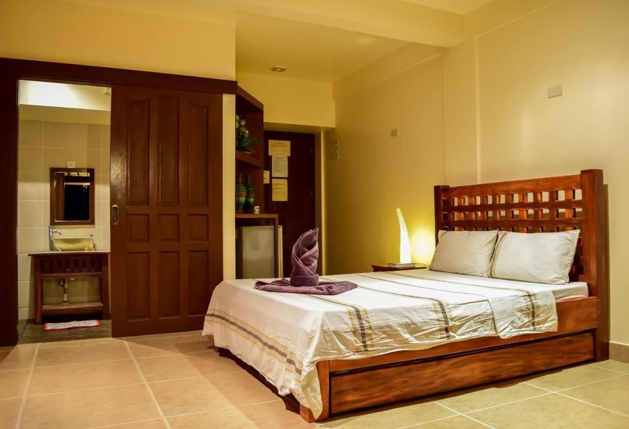 Tribal Hills Mountain Resort Puerto Galera Exterior foto