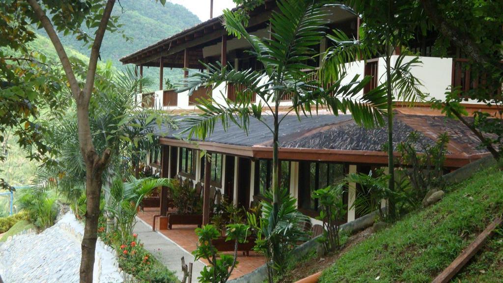 Tribal Hills Mountain Resort Puerto Galera Exterior foto